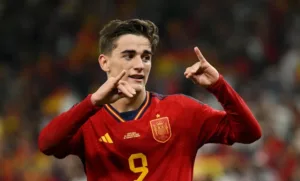 Gavi não treina com a seleção da Espanha, mas deve enfrentar Japão