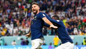 Giroud brilha na vaga de 'desafeto' Benzema e desencanta após sair zerado em 2018