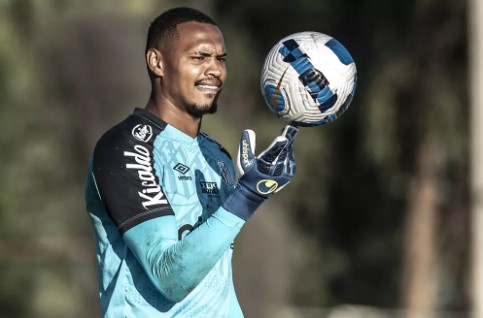 Paulistão: São Paulo volta a sondar goleiro John, do Santos