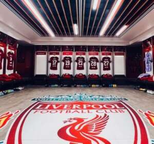 Donos do Liverpool revelam 'ofertas frequentes' e admitem que podem vender clube