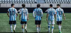 Patrocinador lança comercial com cinco versões de Messi em Copas do Mundo