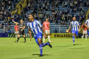 Catarinense: Criciúma analisa a contratação de atacante Muriqui, ex-Avaí