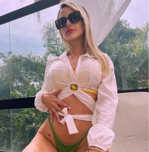 Belas da Copa: Nanda Cassu diz que já invadiu hotel da seleção 4 nanda cassu bela da copa 3