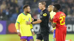 neymar e kudus discutem em amistoso entre brasil e gana em le havre franca