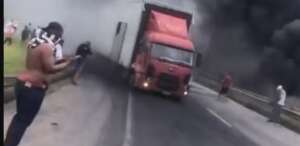 Torcidas organizadas e caravanas furam bloqueios nas estradas do Brasil