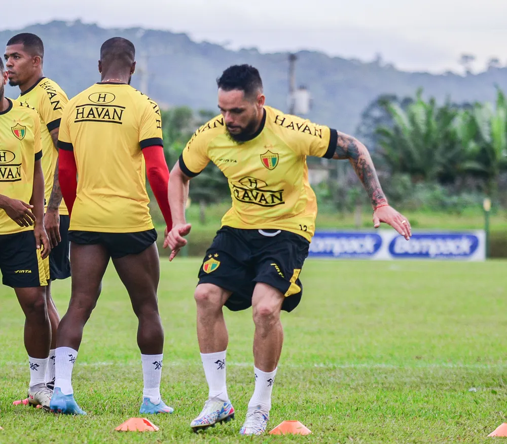 Pará, ex-Santos e Flamengo, está na mira do Santo André para o Paulistão