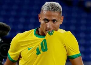 Richarlison defendeu vacina e já adotou onça; veja curiosidades do artilheiro