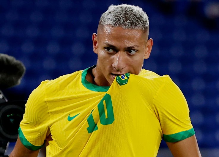 Richarlison desponta como grande candidato à 9 do Brasil na Copa