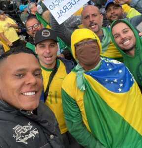 Após participar de protestos contra democracia, Robinho tem extradição por condenação de estupro negada