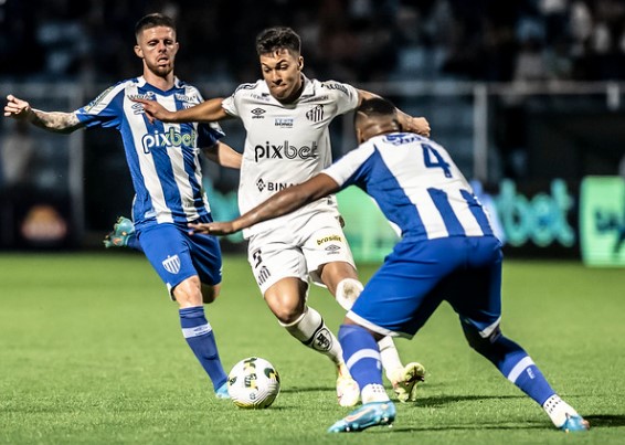 Santos x Avaí - Arena Barueri recebe duelo pela 36ª rodada do Brasileirão