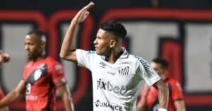 De olho na Libertadores, jogadores do Santos admitem alívio com vitória