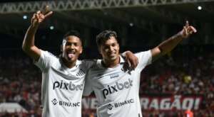 Novo 'garçom' do Santos, Ângelo comemora parceria com Marcos Leonardo