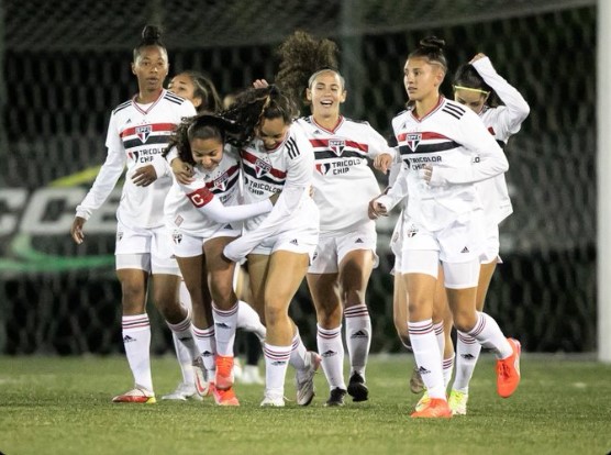 PAULISTA FEMININO SUB-17: São Paulo atropela o Centro Olímpico e avança à  semifinal