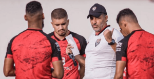 Barca grande! Seis jogadores estão de saída do Atlético-GO