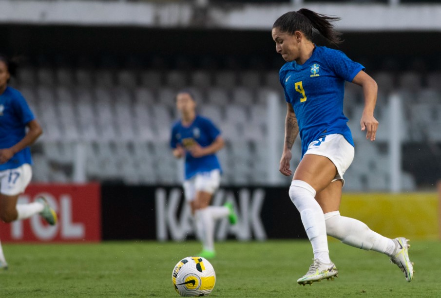 selecao feminina amistoso