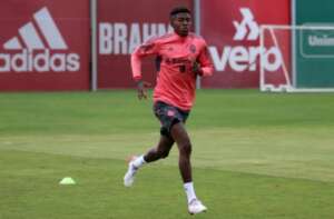 Internacional estuda alternativas para negociar zagueiro com Shakhtar Donetsk