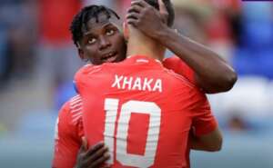 Xhaka espera Suíça mais tranquila após estreia: 'Mais fácil não cometer erros'