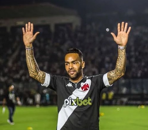 Mineiro: Cruzeiro sonda Alex Teixeira após atacante não renovar com o Vasco