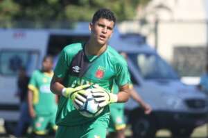 Alagoano: CSA acerta com goleiro Alexandre Fintelman que não renovou com o Vasco