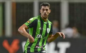 Mineiro: América-MG acerta permanência de Danilo Avelar, ex-Corinthians