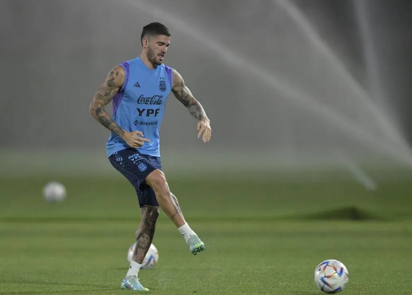 De Paul fica fora de treino da Argentina, mas garante que ‘está tudo bem’