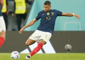 Mbappé passa Zidane e Platini e se torna 2º maior artilheiro da França em Copas