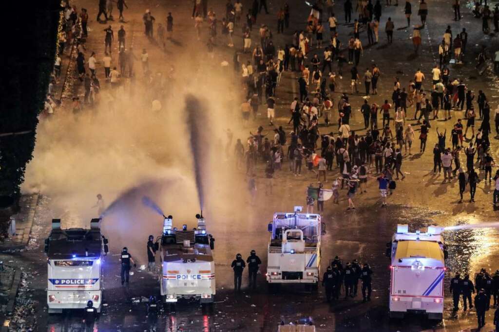 França tem um morto e centenas de detidos em celebração por vaga na final da Copa