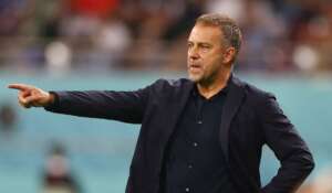 Alemanha assegura permanência de Hansi Flick como técnico apesar de queda na Copa