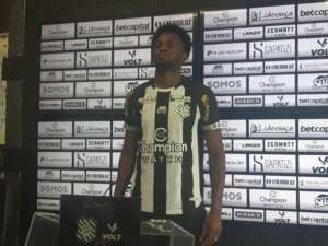 Catarinense: Figueirense apresenta Raphinha, Jefferson e Lucas Campos