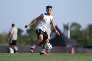 Baiano: Bahia anuncia volante com passagem pela seleção uruguaia