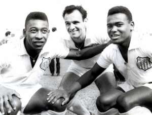 Pelé teve grandes parceiros no futebol, na seleção e no Santos