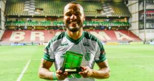 Mineiro: Athletic surpreende e anuncia lateral-direito Patric