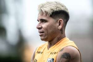 Paulistão: Soteldo treina forte no Santos para estar à disposição na estreia