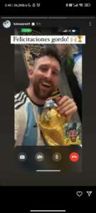 Suárez faz chamada de vídeo para parabenizar Messi pela conquista da Copa