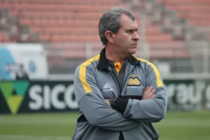 Catarinense: Mesmo em vantagem, Tencati pede 'mentalidade vencedora' ao Criciúma