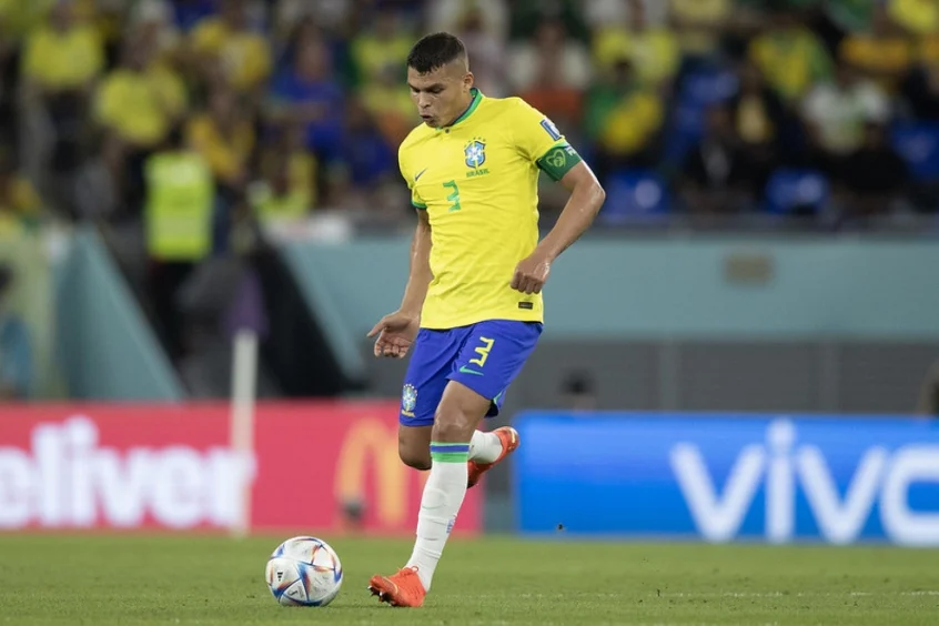 Vini Jr. e Thiago Silva lamentam eliminação do Brasil na Copa: 'Dolorida' e  'pior momento