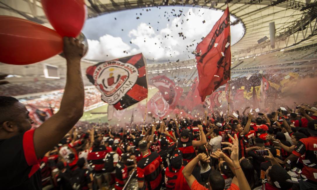 Torcida do Flamengo lota Maracana para jogo do time no Brasileiro.