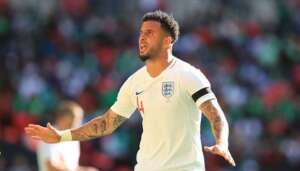 Walker pede foco à Inglaterra e mira Mbappé: 'Não vou estender tapete vermelho'