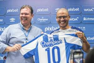 Catarinense: 'Ansioso para começar', Alex é apresentado como técnico do Avaí​