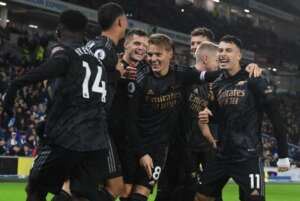 INGLÊS: Martinelli marca, Arsenal derrota o Brighton e dispara na liderança