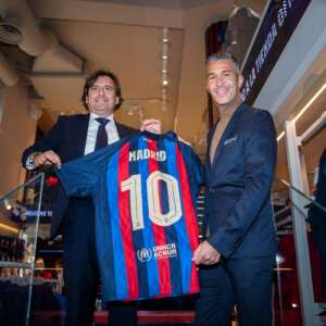 Espanhol: Barcelona inaugura loja oficial em Madri com presença do ex-jogador Luis García