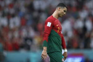 Cristiano Ronaldo critica extracampo e segue com Portugal: 'Lutaremos até o fim'