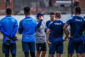 Alagoano: CSA já tem time-base para técnico Roberto Fonseca