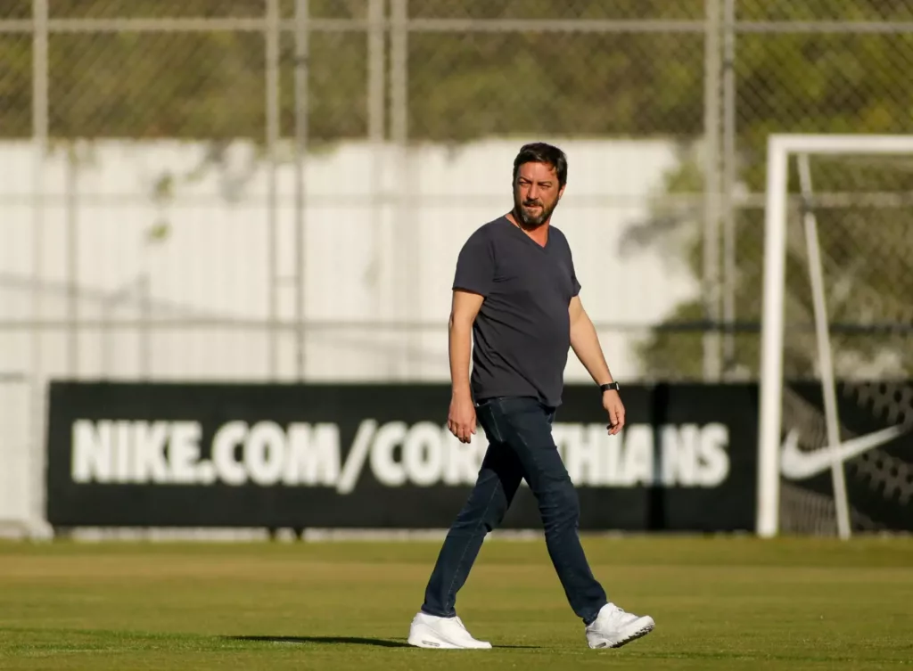 Duílio explica veto a Rodrigo Santana: 'Corinthians é democrático e não abre mão' 2 duilio