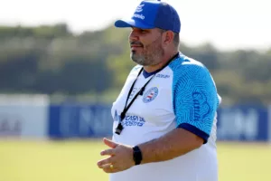 Bahia anuncia saída de Eduardo Barroca e acerta com técnico português