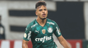 Gabriel Menino comemora 3º ano no time principal do Palmeiras: 'Prazer imenso'