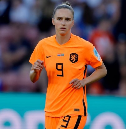 A edição feminina está agendada para julho de 2023 e já sofreu sua primeira grande baixa. Nesta segunda-feira, Vivianne Miedema, artilheira da Holanda, revelou que está fora da competição por causa de contusão grave no joelho.