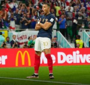 Deschamps exalta performance de Mbappé: 'Pode mudar o jogo em um instante'