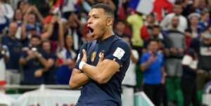 Mbappé e Hakimi exaltam amizade e trocam recados de apoio antes de duelo na Copa