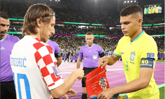 Fim do sonho! Veja fotos da eliminação do Brasil contra a Croácia 17 modric thiago silva capitaes